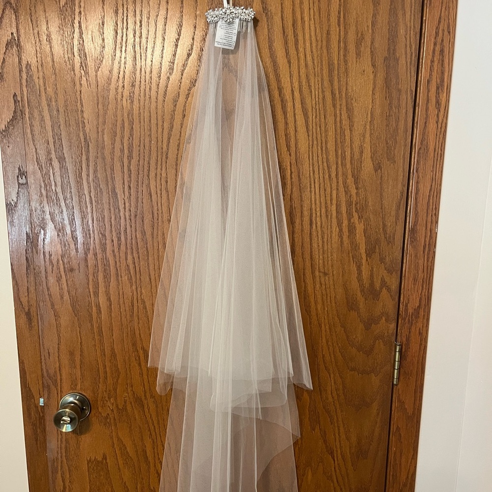 Paloma Blanca Wedding Veil #V486F